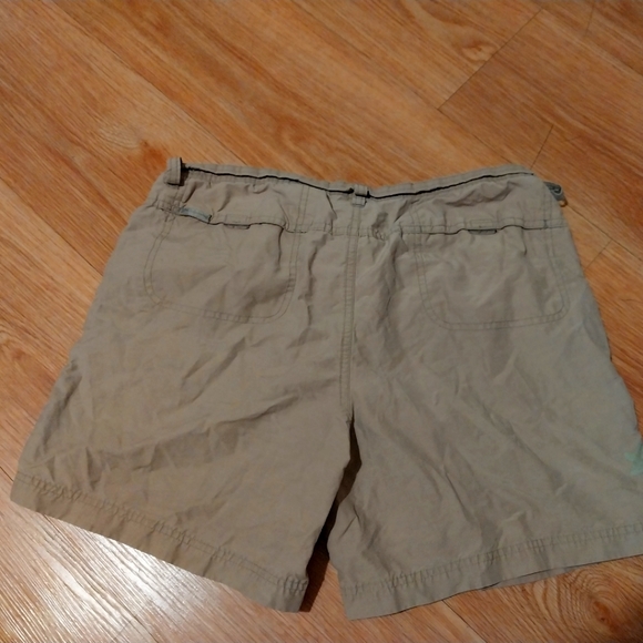 Columbia khaki shorts woman's small - Picture 5 of 8